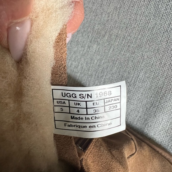 UGG Tan “Cargo” Boot Like New Size 5 - Picture 5 of 8